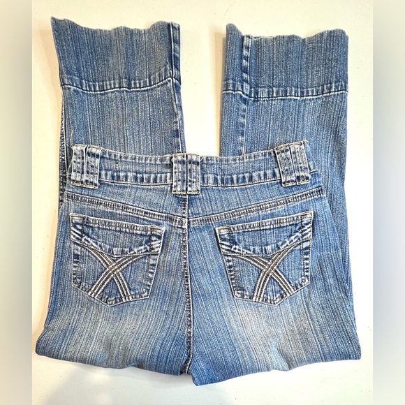 ST JOHNS BAY Capri Stretch Denim, Cuffed Hem, Color Blue, Size 4 - Picture 4 of 7